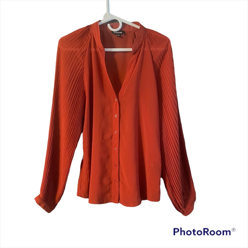 Bebe Size M Medium Burnt Orange Pleated Balloon Sleeve Button Front Top